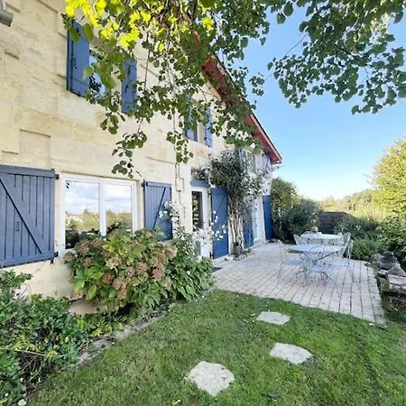 Holiday home Charmante Maison Proche Bordeaux Tauriac (Gironde)