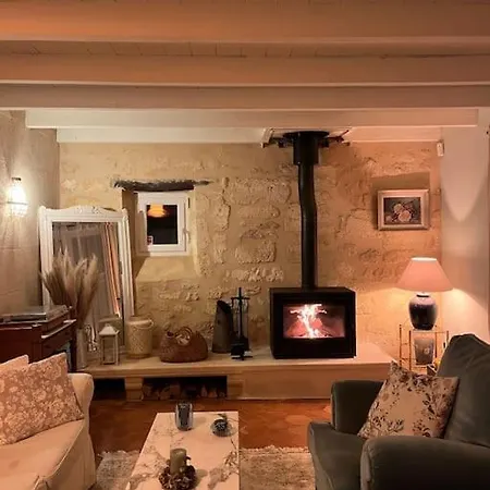 Holiday home Charmante Maison Proche Bordeaux Tauriac (Gironde)